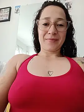 Snapshot of emilypoppy3 chatting on May 24, 2026, 12:49 pm emilypoppy3 online show from May 24, 2026, 12:49 pm