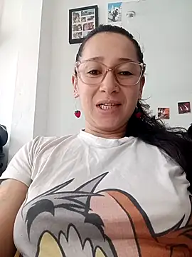 Snapshot of emilypoppy3 chatting on May 5, 2026, 12:41 pm emilypoppy3 online show from May 5, 2026, 12:41 pm