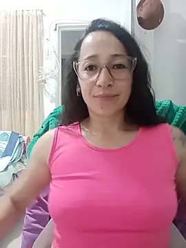 Snapshot of emilypoppy3 chatting on May 28, 2026, 10:15 pm emilypoppy3 online show from May 28, 2026, 10:15 pm