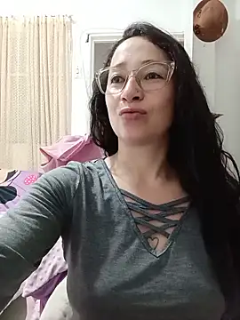 Snapshot of emilypoppy3 chatting on May 27, 2026, 10:06 pm emilypoppy3 online show from May 27, 2026, 10:06 pm