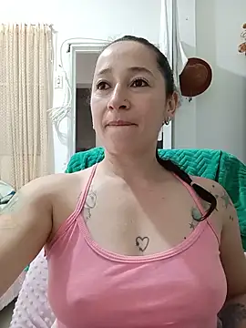 Snapshot of emilypoppy3 chatting on June 3, 2026, 8:46 pm emilypoppy3 online show from June 3, 2026, 8:46 pm