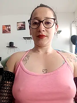 Snapshot of emilypoppy3 chatting on February 26, 2026, 7:03 pm emilypoppy3 online show from February 26, 2026, 7:03 pm