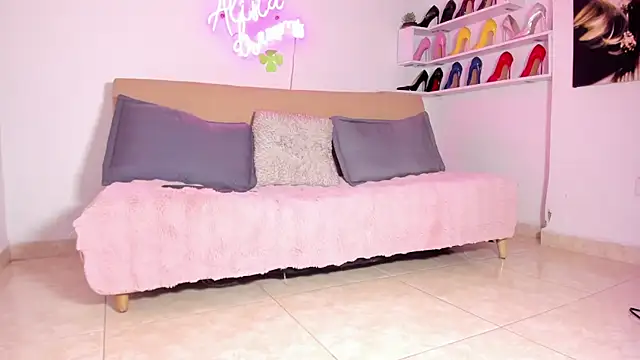 alisiadreams22 online show from November 7, 2025, 7:29 pm