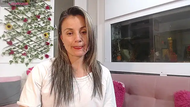 sweetfantasyy69 online show from March 21, 2025, 3:33 am