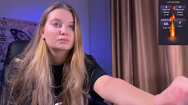 Femdom Lola online show from December 18, 2025, 11:03 am