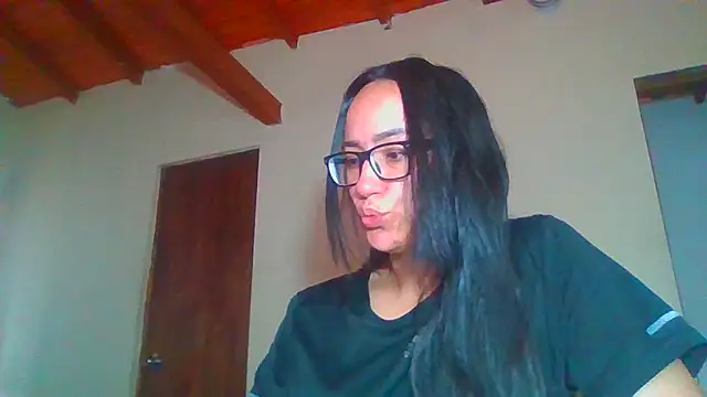 brittanycheeks online show from April 18, 2026, 8:53 pm