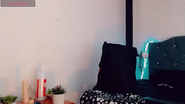 twoblacksexy online show from February 4, 2025, 7:33 pm