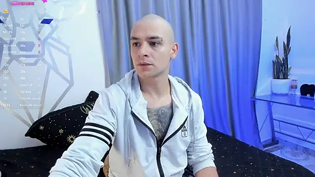 Aron-santoro online show from January 12, 2025, 4:31 am