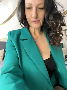 Snapshot of Katie-n chatting on June 28, 2026, 7:14 am Katie-n online show from June 28, 2026, 7:14 am