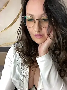 Katie-n online show from June 3, 2026, 4:33 pm