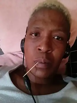 Snapshot of KinkyYours chatting on June 17, 2026, 10:47 am KinkyYours online show from June 17, 2026, 10:47 am