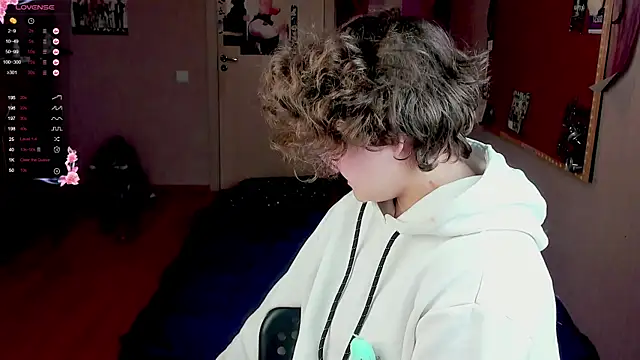 Sashy Way online show from January 28, 2025, 3:35 pm