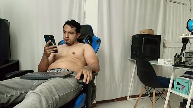 hott dicks online show from April 7, 2026, 11:28 pm