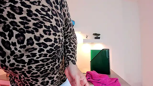 ada mclaine online show from September 28, 2025, 12:34 pm