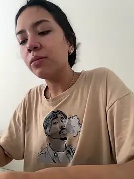 Mila Morgan online show from April 3, 2026, 5:52 pm