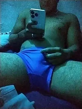 Woofer dick online show from November 28, 2025, 4:12 am