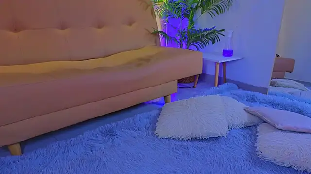 Isa  Blanc online show from October 8, 2025, 3:19 am