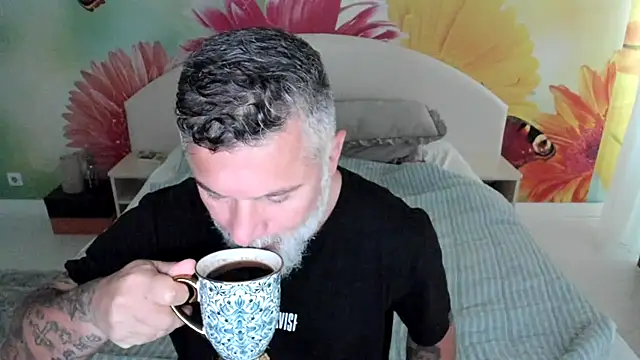 BlowMyXXL online show from November 30, 2025, 6:47 am