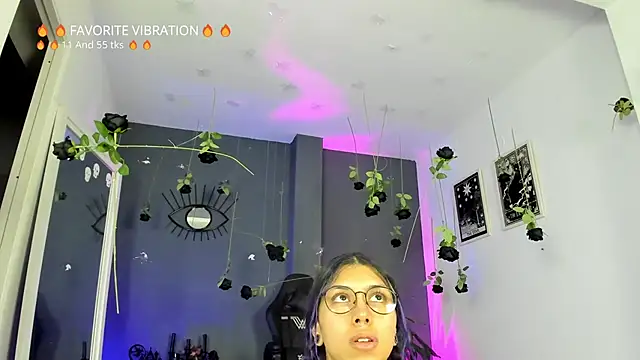 Raven Witch  online show from March 24, 2026, 6:08 pm