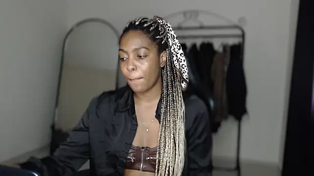 marisilva br online show from September 17, 2025, 1:46 pm