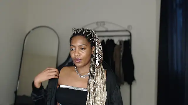 marisilva br online show from September 16, 2025, 7:26 pm