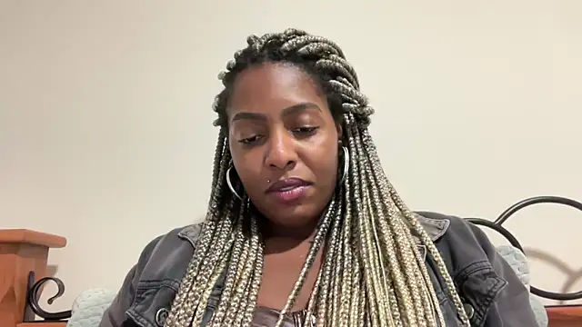 marisilva br online show from September 24, 2025, 11:43 pm