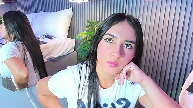 MaluDiaz online show from March 3, 2025, 5:20 pm