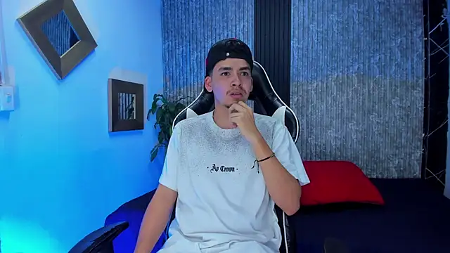 Mike 0233  online show from January 14, 2026, 4:27 am