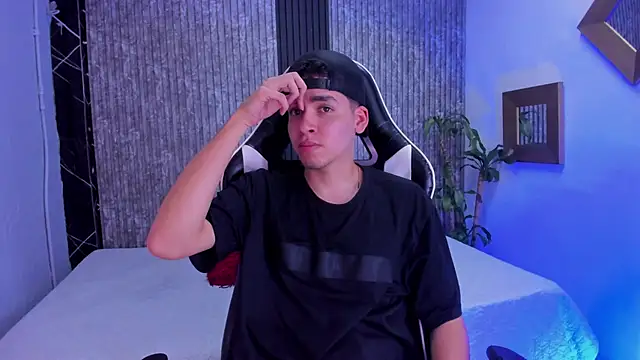 Mike 0233  online show from October 15, 2025, 4:22 am