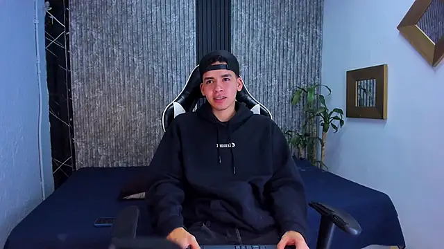 Mike 0233  online show from October 4, 2025, 4:25 am