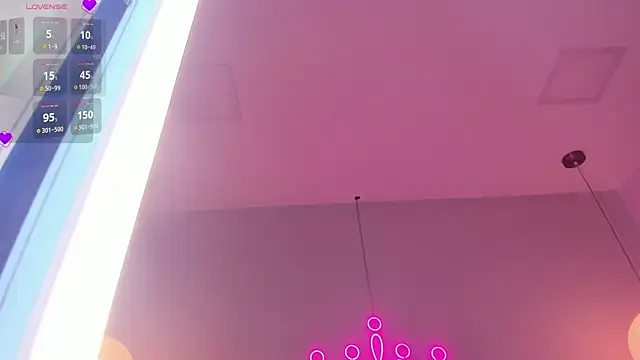 Snapshot of violeth_hill chatting on October 13, 2025, 7:59 pm violeth hill online show from October 13, 2025, 7:59 pm