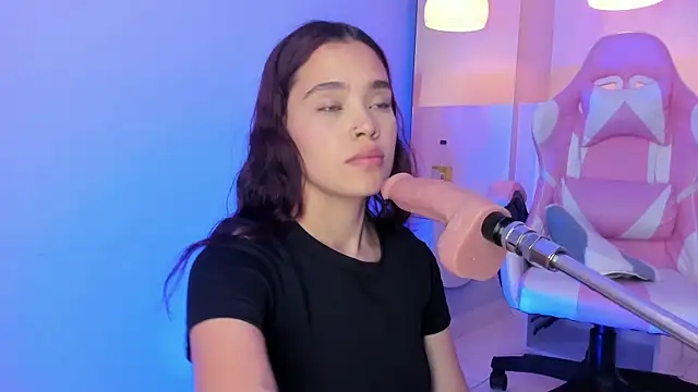 Snapshot of violeth_hill chatting on March 10, 2025, 8:01 pm violeth hill online show from March 10, 2025, 8:01 pm