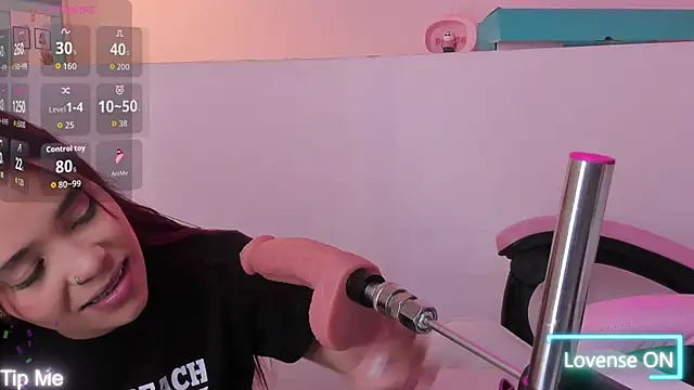 Snapshot of violeth_hill chatting on November 8, 2025, 6:11 pm violeth hill online show from November 8, 2025, 6:11 pm