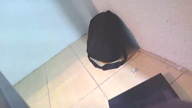 carolinesampaio online show from March 7, 2025, 5:18 am