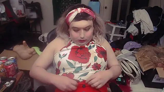 Snapshot of Chrissie_Ohna chatting on February 8, 2025, 10:19 pm Chrissie Ohna online show from February 8, 2025, 10:19 pm