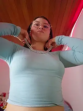 juli05star20 online show from March 22, 2026, 10:22 pm