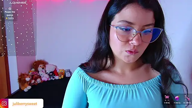 juli05star20 online show from November 16, 2025, 8:35 pm