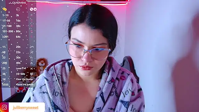 juli05star20 online show from November 9, 2025, 6:01 pm