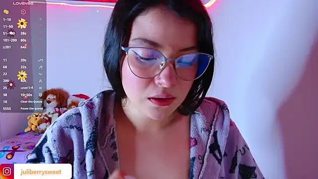 juli05star20 online show from November 28, 2025, 12:00 am