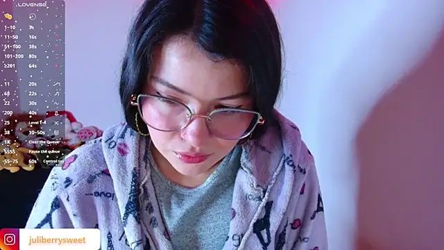 juli05star20 online show from December 19, 2025, 1:31 am