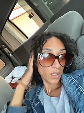 starrynikki online show from May 31, 2026, 2:39 am