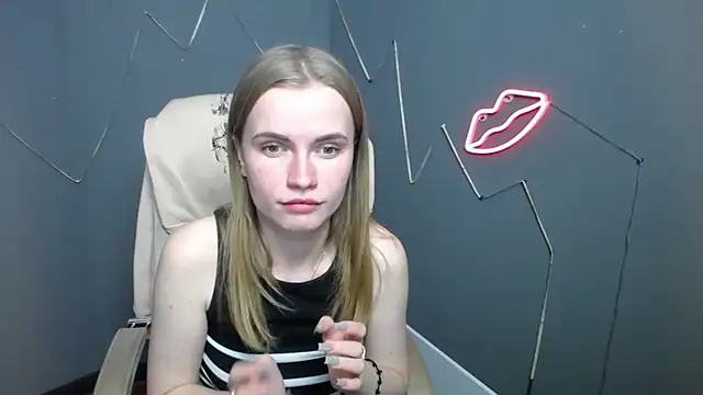 Snapshot of MargaritaKiss chatting on April 28, 2026, 2:27 am MargaritaKiss online show from April 28, 2026, 2:27 am