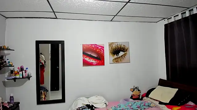 aleziiacam online show from October 9, 2025, 4:13 am