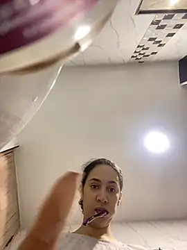 Snapshot of thaliacollins chatting on January 17, 2026, 8:23 pm thaliacollins online show from January 17, 2026, 8:23 pm