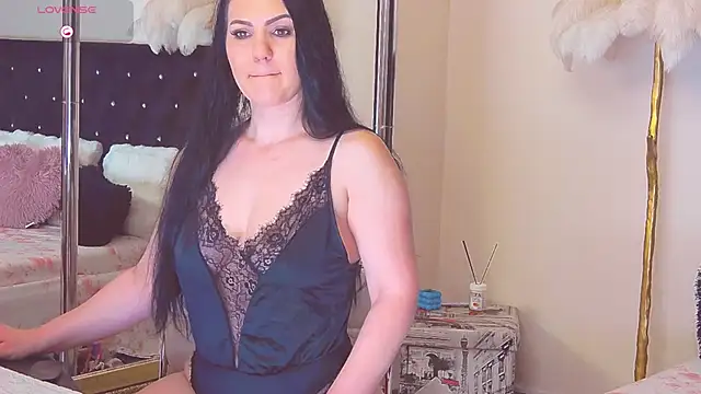 Snapshot of Estheraa chatting on April 24, 2026, 4:25 am Estheraa online show from April 24, 2026, 4:25 am