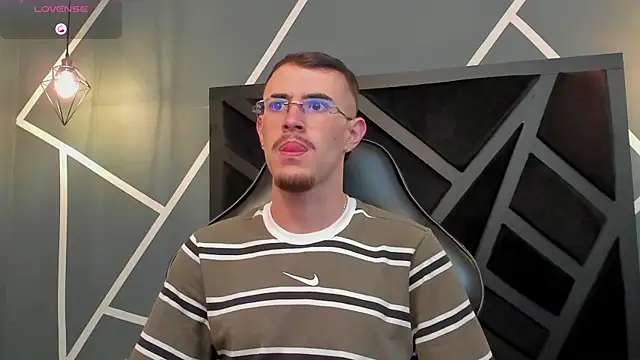 Snapshot of CodyWalkerR chatting on September 17, 2025, 5:26 pm CodyWalkerR online show from September 17, 2025, 5:26 pm