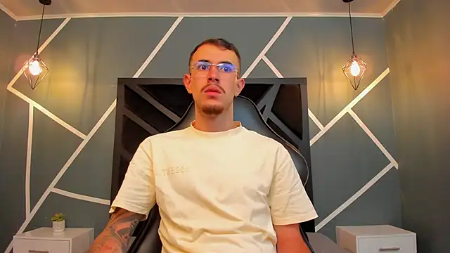 Snapshot of CodyWalkerR chatting on September 23, 2025, 5:31 pm CodyWalkerR online show from September 23, 2025, 5:31 pm