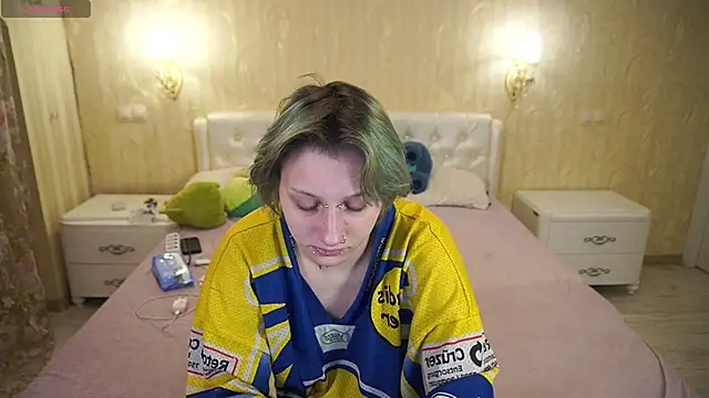 LunaaMayy online show from February 19, 2026, 12:18 am