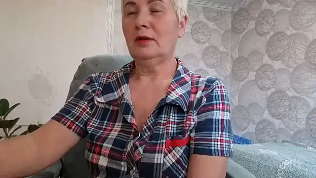 Snapshot of NicoleOlla chatting on November 10, 2025, 7:35 am NicoleOlla online show from November 10, 2025, 7:35 am