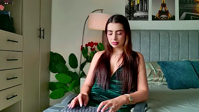 Snapshot of caralella chatting on February 21, 2026, 8:00 pm caralella online show from February 21, 2026, 8:00 pm